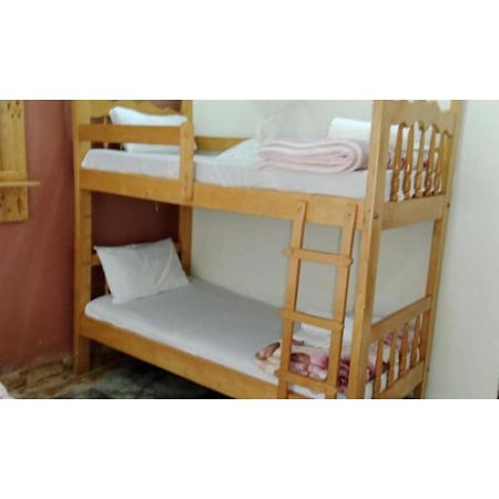 Gorilla African Guest House Ентебе Екстериор снимка